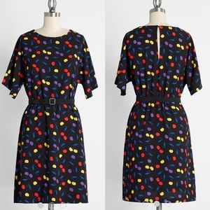 MODCLOTH Just a Little Something Shift Dress Size Medium
